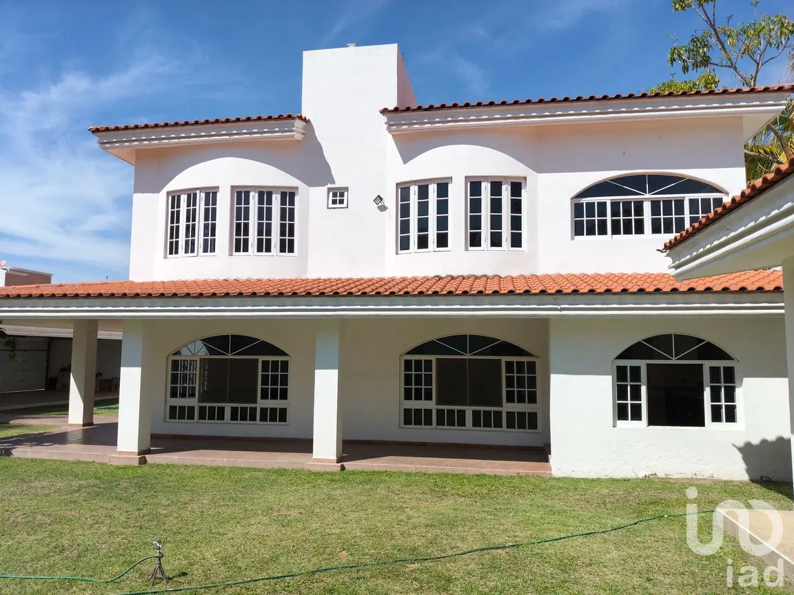 Casa en Venta en Jardines Vista Hermosa, Colima, Colima | NEX-286225 | iad México | Foto 2 de 15