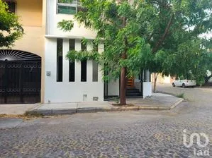 NEX-299557 - Cuarto en Renta, con 1 recamara, con 1 baño, con 20 m2 de construcción.