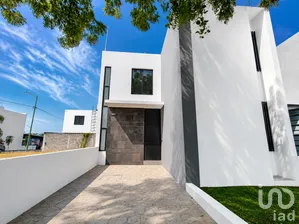 NEX-300702 - Casa en Venta, con 3 recamaras, con 3 baños, con 127 m2 de construcción.