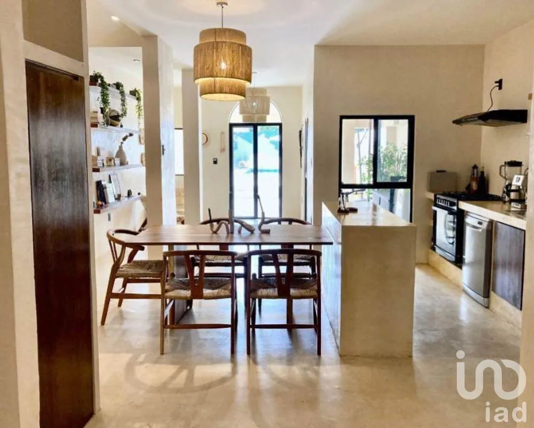 Casa en Venta en Bosques del Poniente, Mérida, Yucatán | NEX-244972 | iad México | Foto 3 de 8