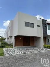 NEX-243506 - Casa en Venta, con 3 recamaras, con 2 baños, con 167 m2 de construcción en Real de Valdepeñas II, CP 45133, Jalisco.