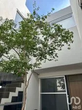 NEX-246686 - Casa en Venta, con 3 recamaras, con 3 baños, con 320 m2 de construcción en Colinas de San Isidro, CP 45133, Jalisco.