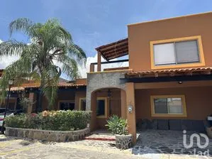 NEX-254224 - Casa en Venta, con 3 recamaras, con 3 baños, con 220 m2 de construcción en San Antonio Tlayacapan, CP 45922, Jalisco.