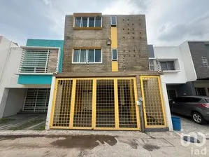 NEX-259715 - Casa en Venta, con 4 recamaras, con 4 baños, con 199 m2 de construcción en Praderas del Centinela, CP 45133, Jalisco.