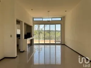 NEX-262198 - Casa en Venta, con 3 recamaras, con 3 baños, con 214 m2 de construcción en Bosques del Centinela, CP 45187, Jalisco.