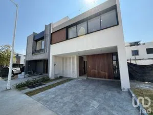 NEX-286296 - Casa en Venta, con 5 recamaras, con 5 baños, con 251 m2 de construcción en Soaré, CP 45019, Jalisco.
