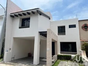NEX-250954 - Casa en Venta, con 3 recamaras, con 3 baños, con 210 m2 de construcción en Bosques de Saint Germain, CP 72750, Puebla.