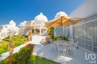 NEX-259099 - Hotel en Venta, con 25 recamaras, con 25 baños, con 2320 m2 de construcción en Residencial Conejos, CP 70989, Oaxaca.