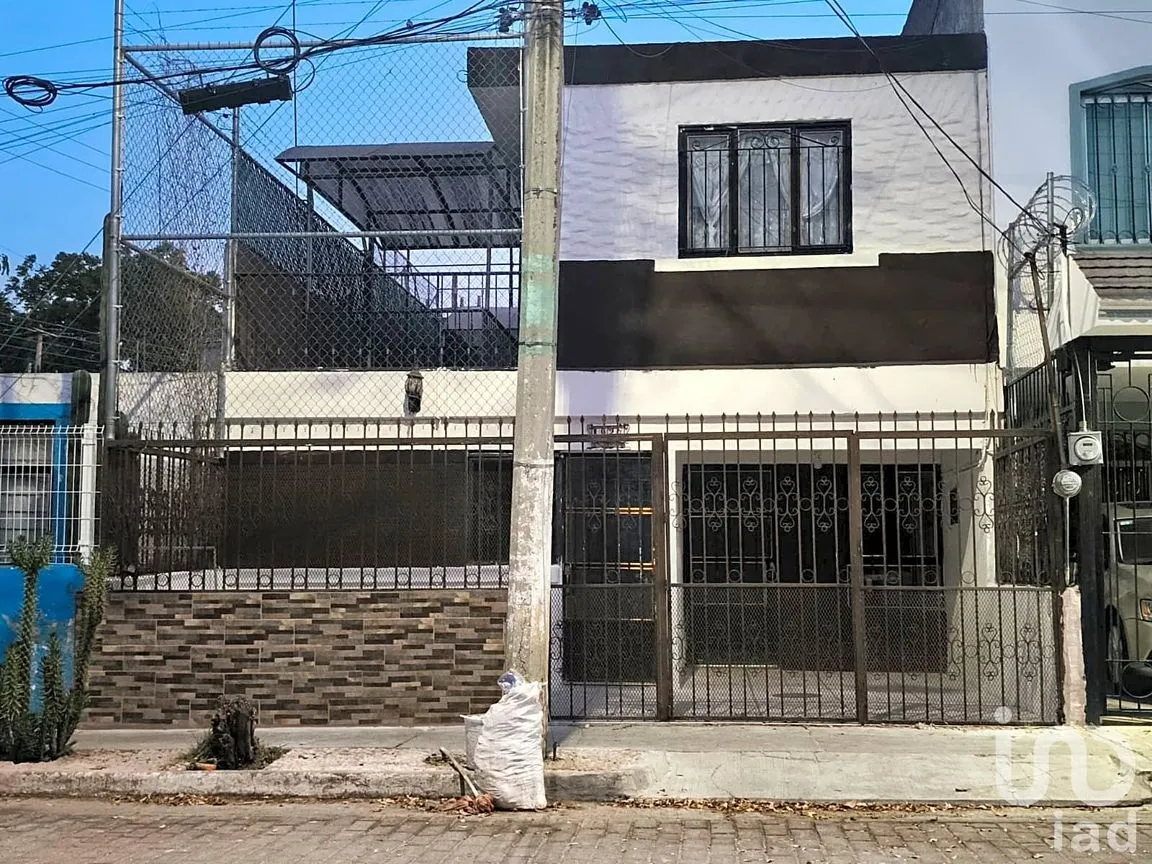 Casa en Venta en Jardines de La Cruz 1a. Sección, Guadalajara, Jalisco | NEX-250691 | iad México | Foto 1 de 12