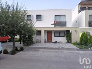 NEX-264381 - Casa en Venta, con 3 recamaras, con 2 baños, con 146 m2 de construcción en Adamar, CP 45646, Jalisco.