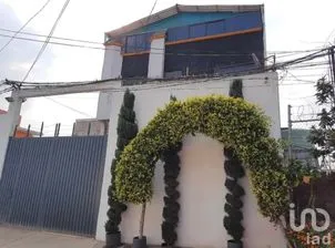 NEX-287233 - Oficina en Venta, con 4 recamaras, con 2 baños, con 200 m2 de construcción en Santa María Guadalupe las Torres, CP 54743, México.