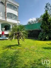 NEX-244987 - Casa en Venta, con 6 recamaras, con 6 baños, con 420 m2 de construcción.