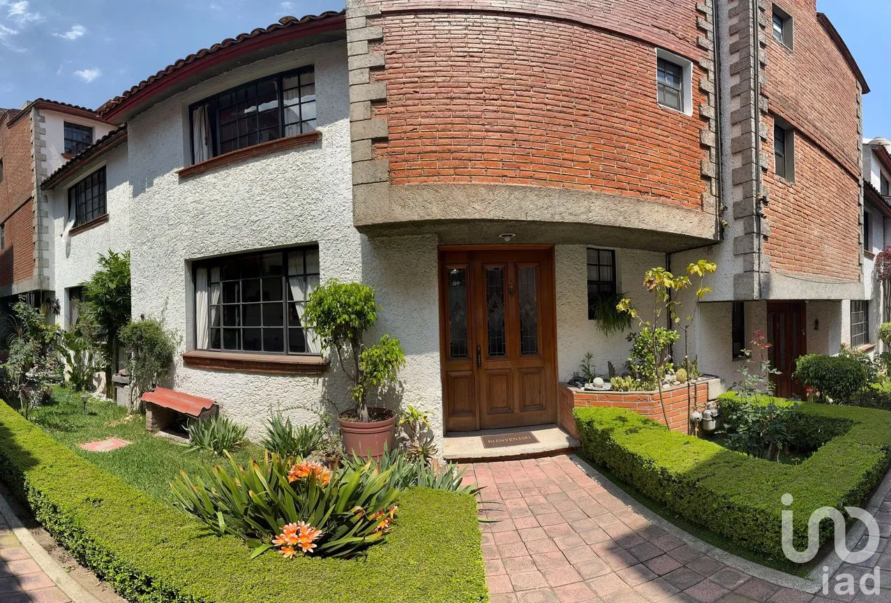 Casa en Venta en Santa María Tepepan, Xochimilco, Ciudad de México | NEX-244991 | iad México | Foto 1 de 15