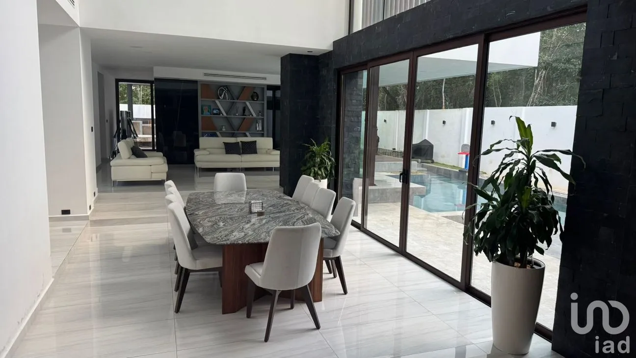 Casa en Venta en Playa del Carmen Centro, Solidaridad, Quintana Roo | NEX-261329 | iad México | Foto 1 de 14