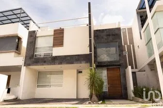 NEX-251124 - Casa en Venta, con 3 recamaras, con 2 baños, con 184 m2 de construcción.