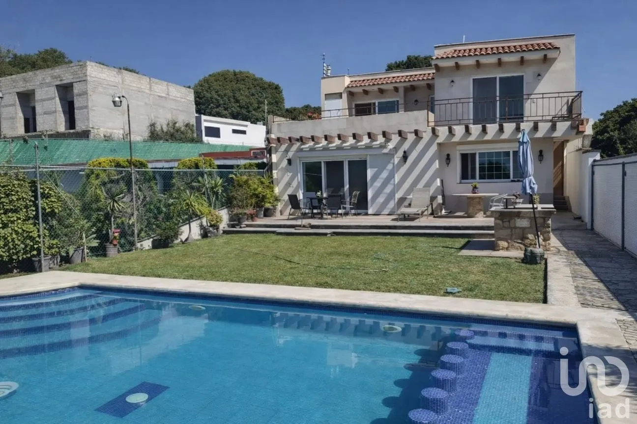 Casa en Venta en Rancho Cortes, Cuernavaca, Morelos | NEX-285700 | iad México | Foto 2 de 16