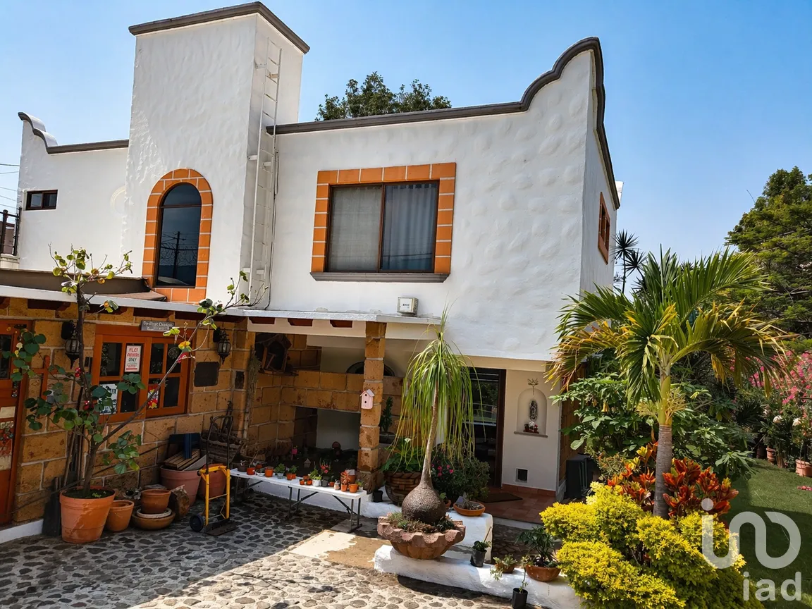 Casa en Venta en Santa María Ahuacatitlán, Cuernavaca, Morelos | NEX-296719 | iad México | Foto 2 de 21
