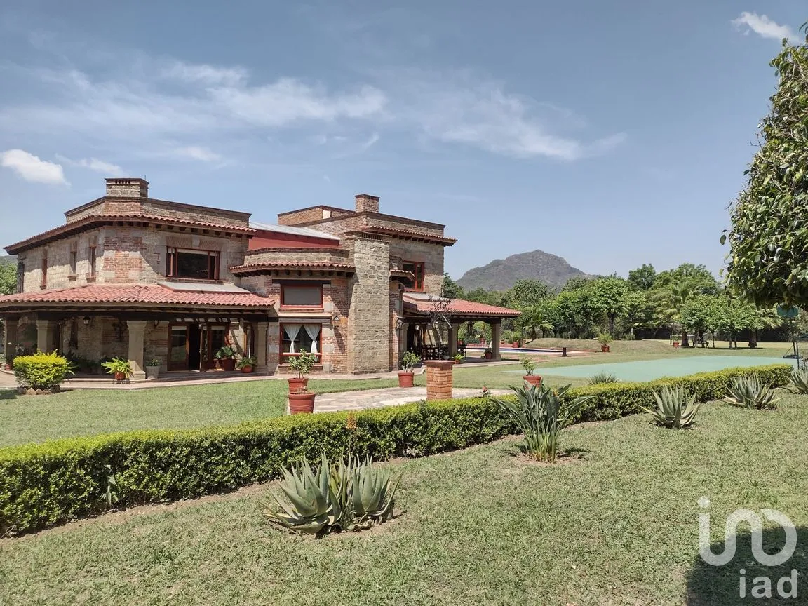 Casa en Venta en Amatlán de Quetzalcóatl, Tepoztlán, Morelos | NEX-297473 | iad México | Foto 1 de 13
