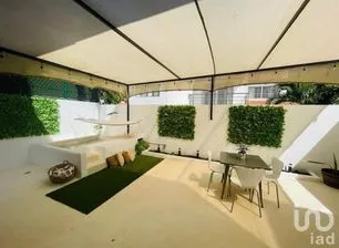 NEX-307028 - Casa en Renta, con 2 recamaras, con 2 baños, con 200 m2 de construcción.