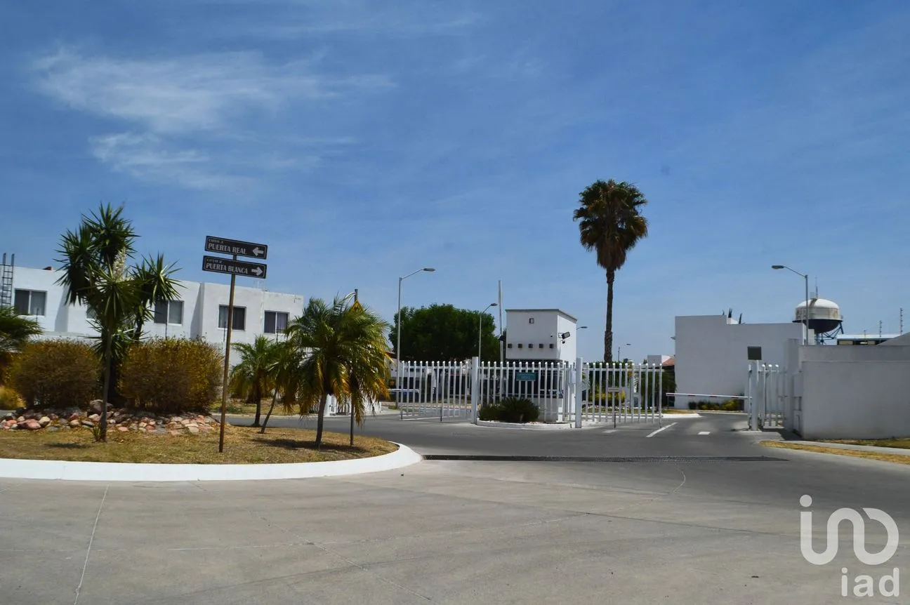 Casa en Venta en Residencial Puerta de Piedra, Celaya, Guanajuato | NEX-247433 | iad México | Foto 2 de 29