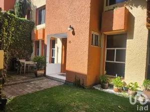 NEX-247736 - Casa en Venta, con 4 recamaras, con 3 baños, con 245 m2 de construcción en Olivar de los Padres, CP 01780, Ciudad de México.