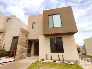 NEX-305014 - Casa en Renta, con 3 recamaras, con 2 baños, con 141 m2 de construcción.