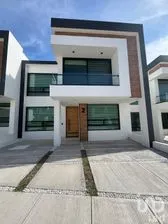 NEX-291157 - Casa en Venta, con 5 recamaras, con 4 baños, con 301 m2 de construcción en Nuevo Refugio, CP 76237, Querétaro.