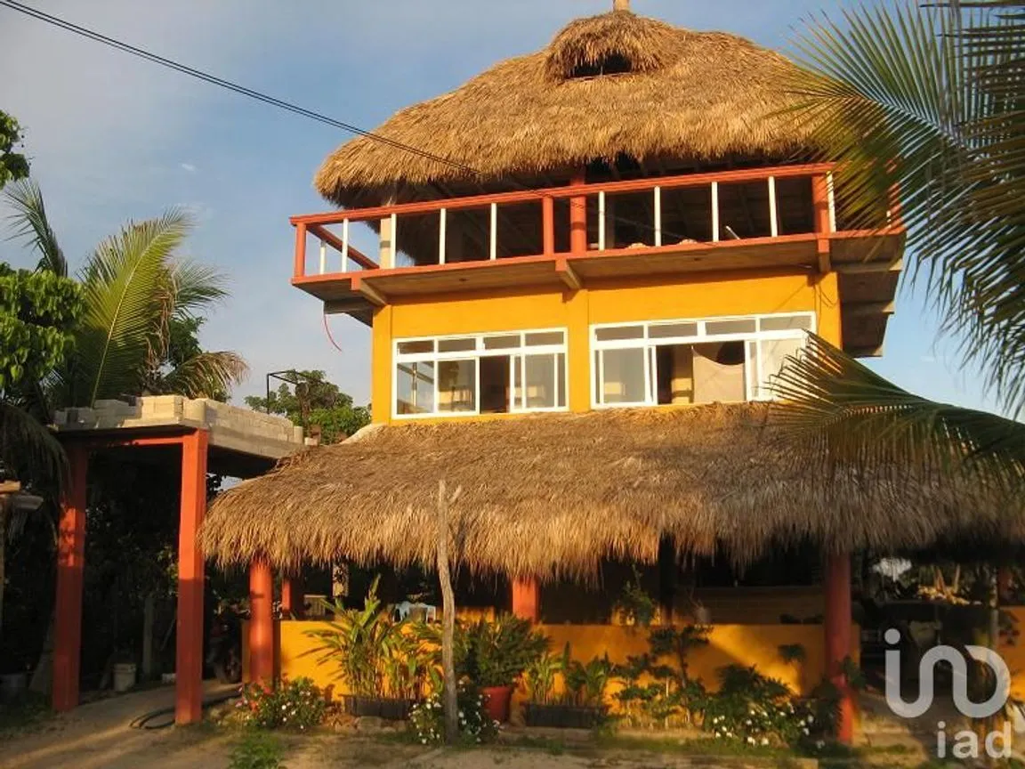 Casa en Venta en Playa Zipolite, San Pedro Pochutla, Oaxaca | NEX-247870 | iad México | Foto 2 de 12