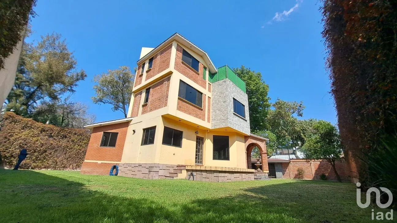 Casa en Venta en Prado Coapa 3A Sección, Tlalpan, Ciudad de México | NEX-245947 | iad México | Foto 2 de 31