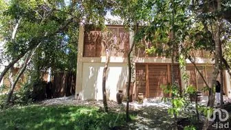 NEX-254918 - Casa en Venta, con 4 recamaras, con 4 baños, con 507 m2 de construcción.