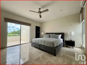 NEX-254410 - Casa en Venta, con 4 recamaras, con 5 baños, con 291 m2 de construcción.