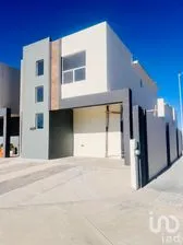 NEX-261849 - Casa en Venta, con 3 recamaras, con 2 baños, con 120 m2 de construcción.