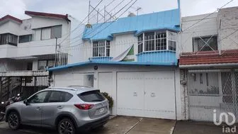 NEX-257624 - Casa en Venta, con 4 recamaras, con 3 baños, con 287 m2 de construcción en Petrolera Taxqueña, CP 04410, Ciudad de México.