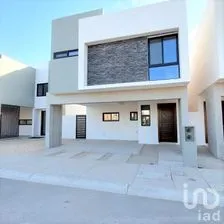 NEX-251613 - Casa en Venta, con 3 recamaras, con 2 baños, con 213 m2 de construcción en Waterfill Río Bravo, CP 32553, Chihuahua.