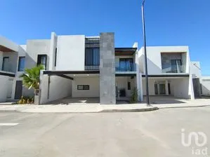 NEX-257313 - Casa en Venta, con 3 recamaras, con 3 baños, con 220 m2 de construcción en Cerrada de los Cipreses, CP 32565, Chihuahua.