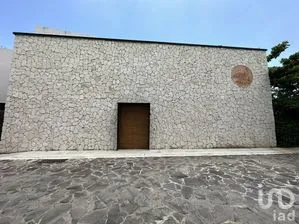 NEX-254755 - Casa en Venta, con 3 recamaras, con 3 baños, con 374 m2 de construcción.