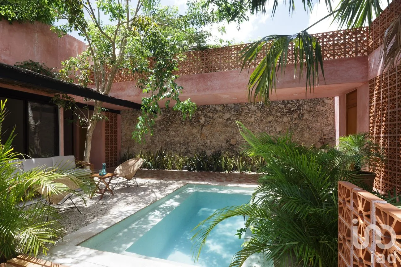 Casa en Venta en Mérida Centro, Mérida, Yucatán | NEX-285354 | iad México | Foto 1 de 19