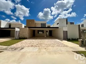 NEX-285412 - Casa en Venta, con 4 recamaras, con 5 baños, con 306 m2 de construcción en Parque Natura, CP 97305, Yucatán.