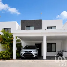 NEX-298112 - Casa en Venta, con 2 recamaras, con 1 baño, con 149 m2 de construcción en Conkal, CP 97345, Yucatán.