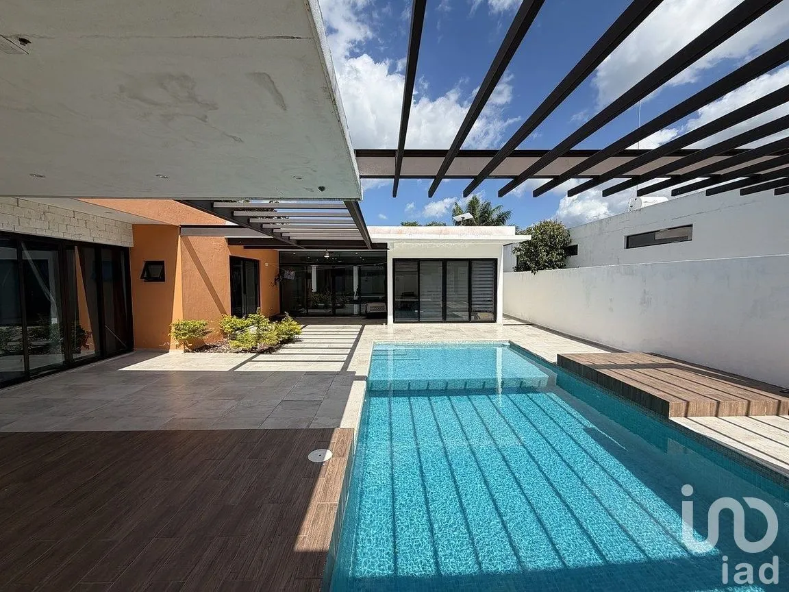 Casa en Venta en Jardines de Rejoyada, Mérida, Yucatán | NEX-298902 | iad México | Foto 1 de 33