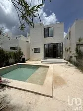 NEX-304083 - Casa en Venta, con 3 recamaras, con 3 baños, con 148 m2 de construcción.