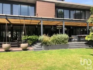 NEX-261631 - Casa en Renta, con 4 recamaras, con 5 baños, con 750 m2 de construcción en San Nicolás Totolapan, CP 10900, Ciudad de México.