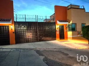 NEX-264805 - Casa en Renta, con 3 recamaras, con 2 baños, con 180 m2 de construcción en México Nuevo, CP 52966, México.
