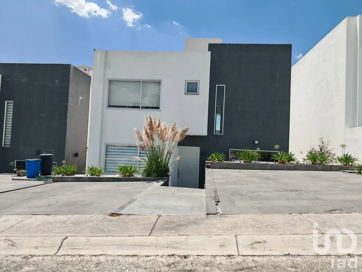 Casa en Renta en Bosque Esmeralda, Atizapán de Zaragoza, México | NEX-304351 | iad México | Foto 1 de 16