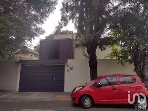 NEX-152382 - Casa en Renta, con 4 recamaras, con 3 baños, con 240 m2 de construcción en Campestre Churubusco, CP 04200, Ciudad de México.