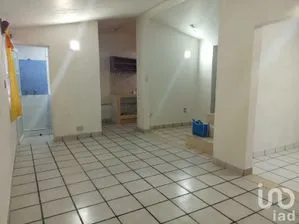 NEX-235329 - Casa en Renta, con 3 recamaras, con 1 baño, con 100 m2 de construcción en San Juan Xalpa, CP 09850, Ciudad de México.