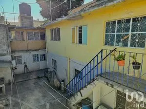 NEX-261927 - Casa en Venta, con 6 recamaras, con 6 baños, con 213 m2 de construcción en Prensa Nacional, CP 54170, México.