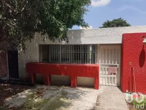 NEX-253235 - Casa en Renta, con 3 recamaras, con 2 baños, con 100 m2 de construcción en Arboledas del Parque, CP 76140, Querétaro.