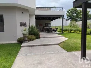 NEX-256448 - Casa en Venta, con 3 recamaras, con 3 baños, con 320 m2 de construcción.