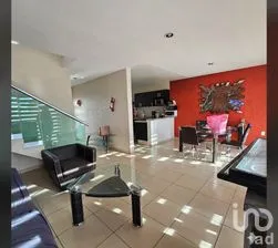 NEX-285870 - Casa en Venta, con 3 recamaras, con 2 baños, con 147 m2 de construcción.